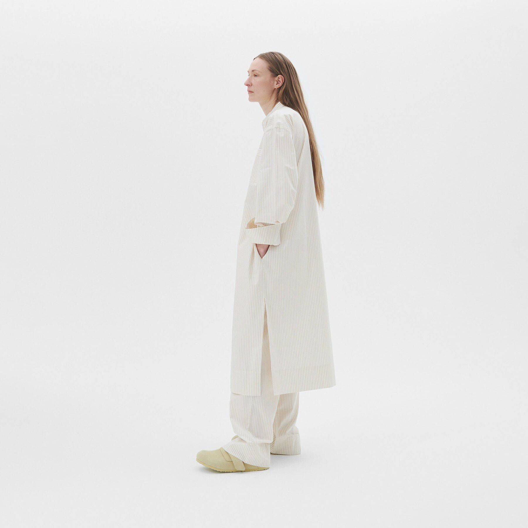 Alternative view of Tekla Kaftan