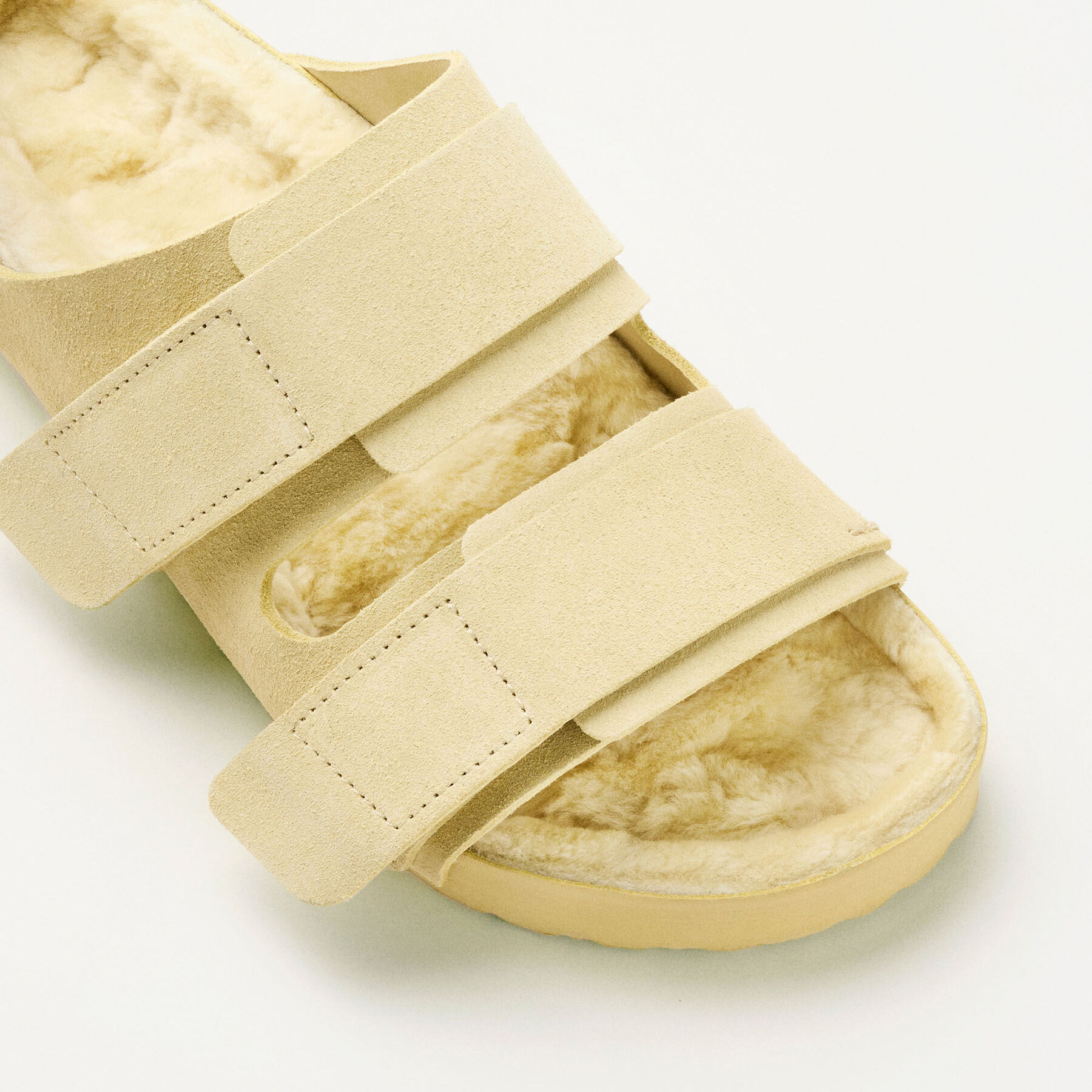 Alternative view of Uji Suede Tekla